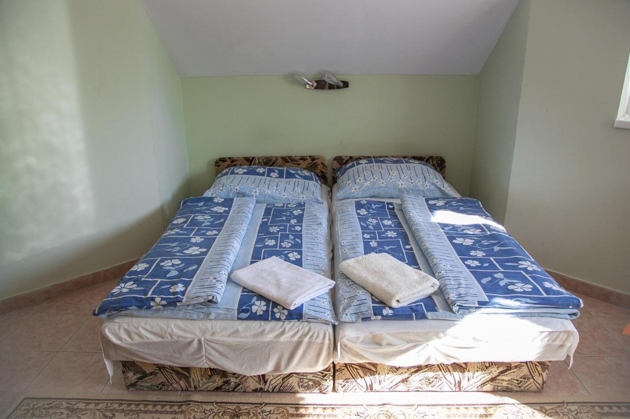 Izabella Panzio Bed & Breakfast Hajduszoboszlo Exterior photo