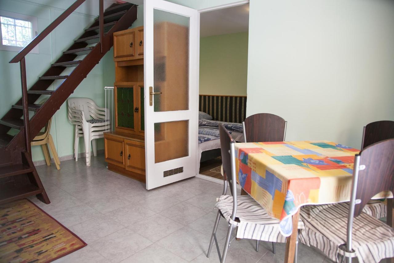 Izabella Panzio Bed & Breakfast Hajduszoboszlo Exterior photo