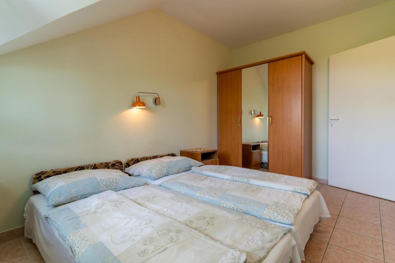 Izabella Panzio Bed & Breakfast Hajduszoboszlo Exterior photo