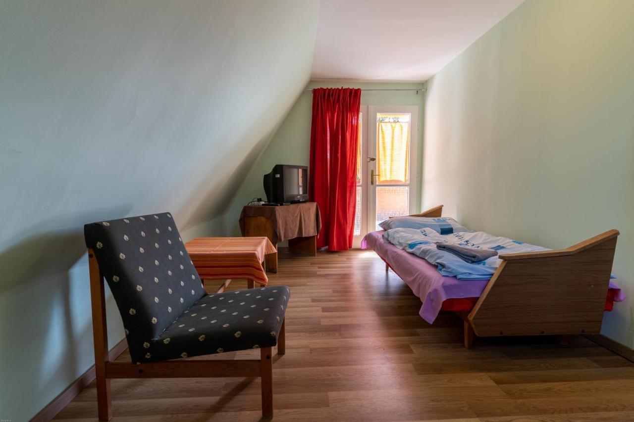 Izabella Panzio Bed & Breakfast Hajduszoboszlo Exterior photo