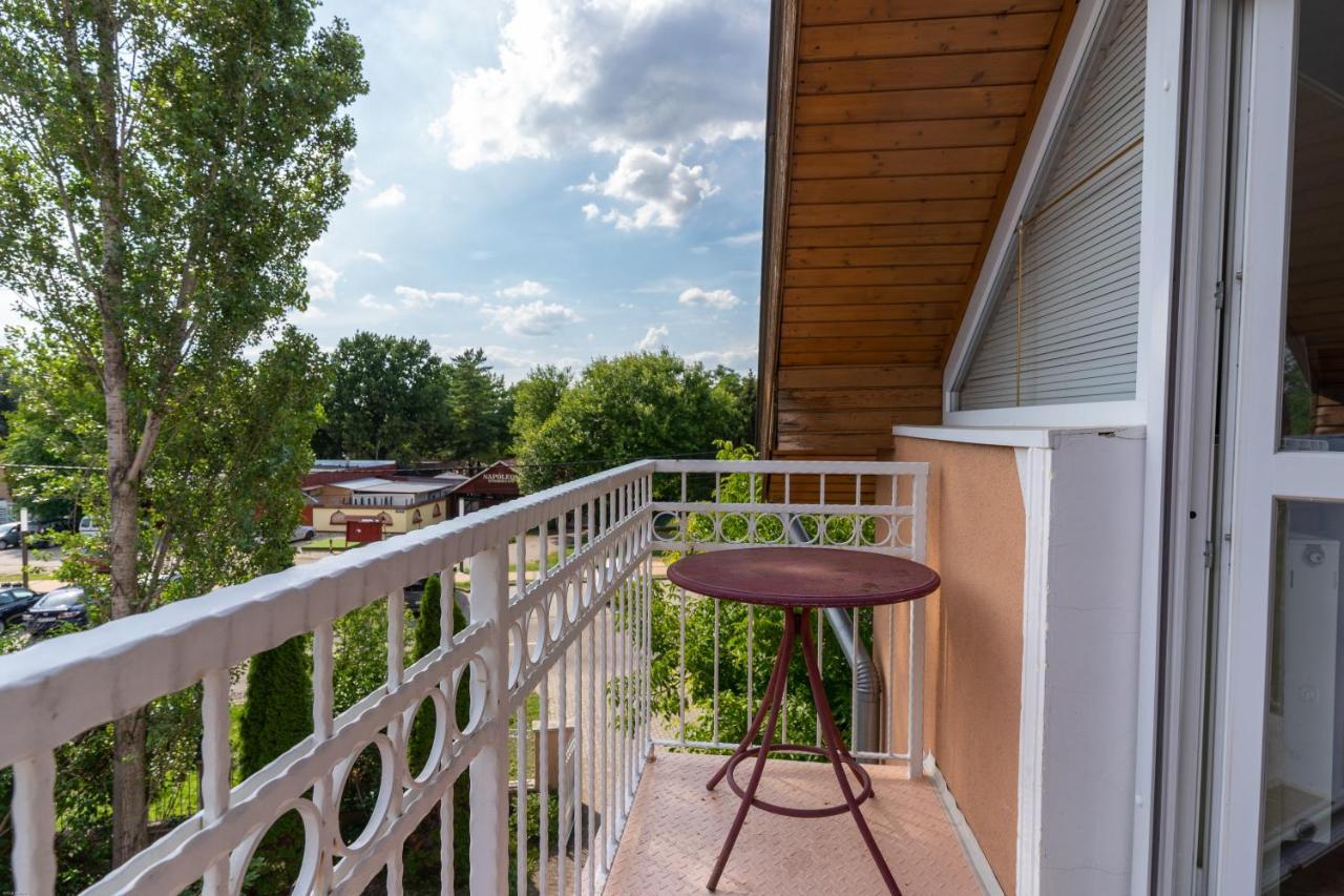 Izabella Panzio Bed & Breakfast Hajduszoboszlo Exterior photo