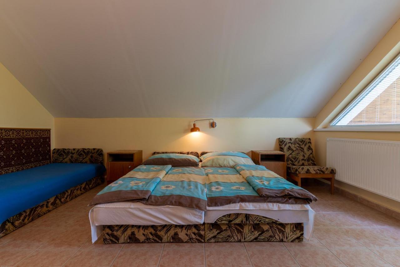Izabella Panzio Bed & Breakfast Hajduszoboszlo Exterior photo