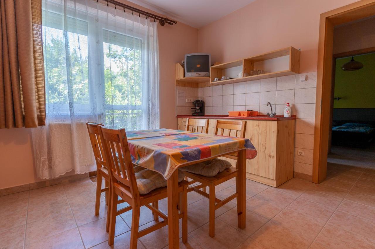 Izabella Panzio Bed & Breakfast Hajduszoboszlo Exterior photo