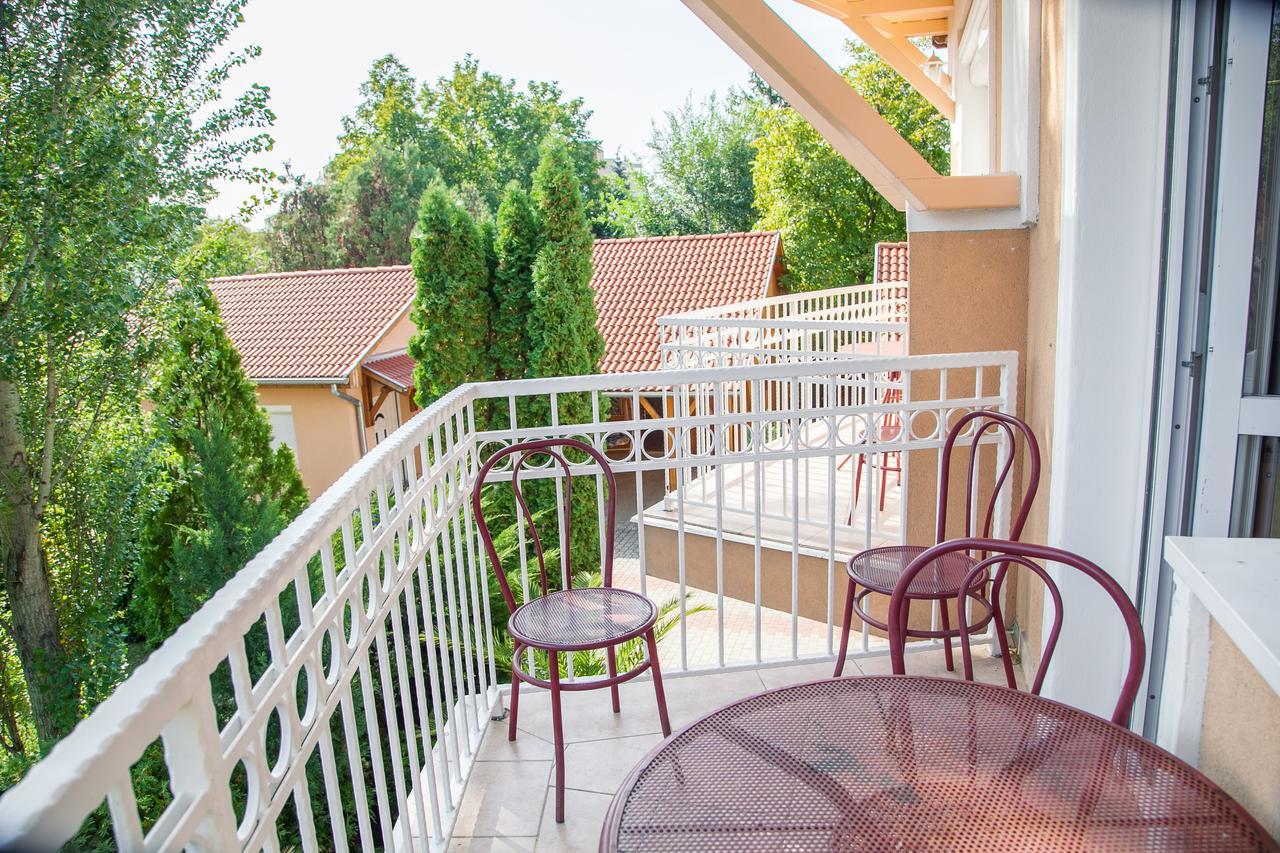 Izabella Panzio Bed & Breakfast Hajduszoboszlo Exterior photo